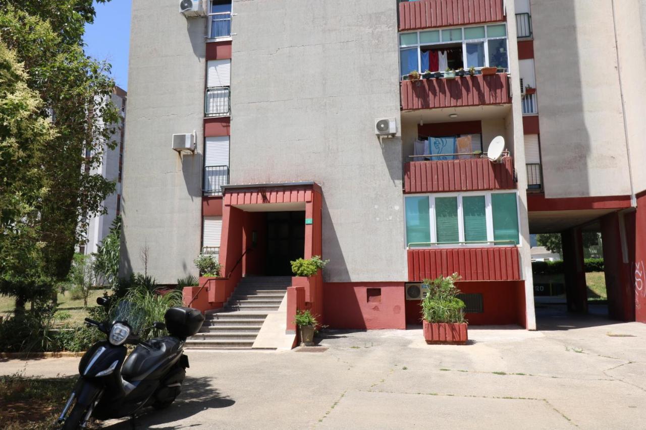 Sneky Apartment Pula Exterior photo